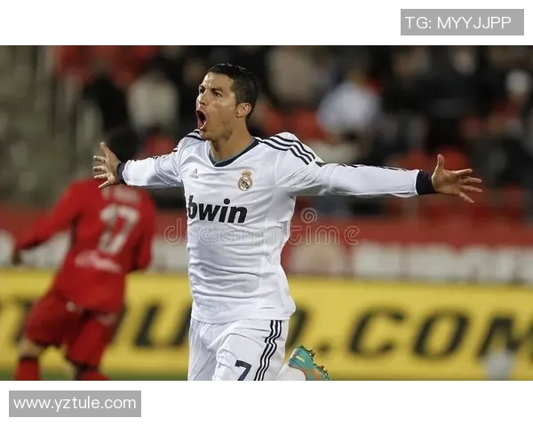 足球明星中是否有洛伊斯基这个名字的传奇故事与成就分析